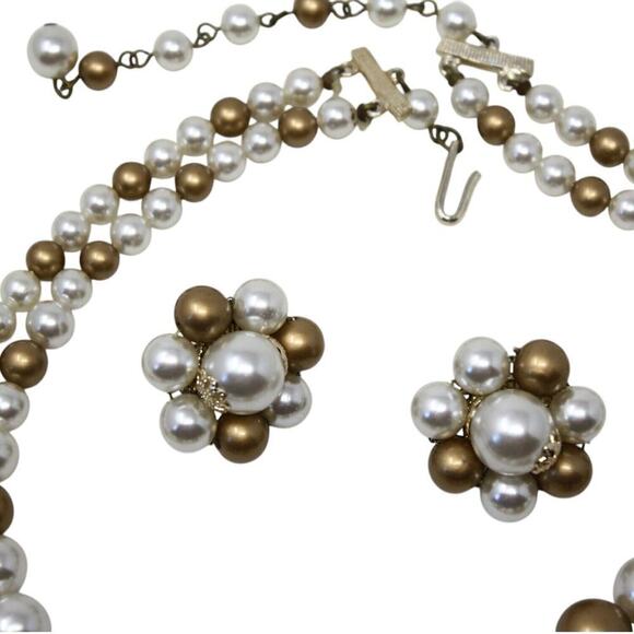 Vintage 2 Strand Gold White Bead Necklace Clip On Earring Set Original Box Japan - Picture 3 of 7